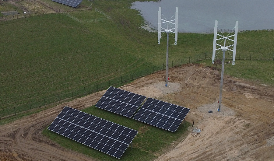 Instalacja fotowoltaiczna z turbinami wiatrowymi