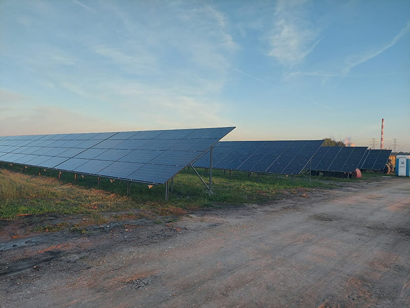 Farma fotowoltaiczna TAURON Nowe Technologie w Mysłowicach zbliżenie na panele